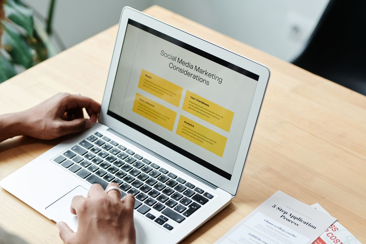 Social Media Strategie mit Reichweite und Analytics